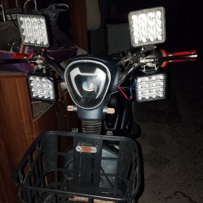 продам электроскутер Ск8