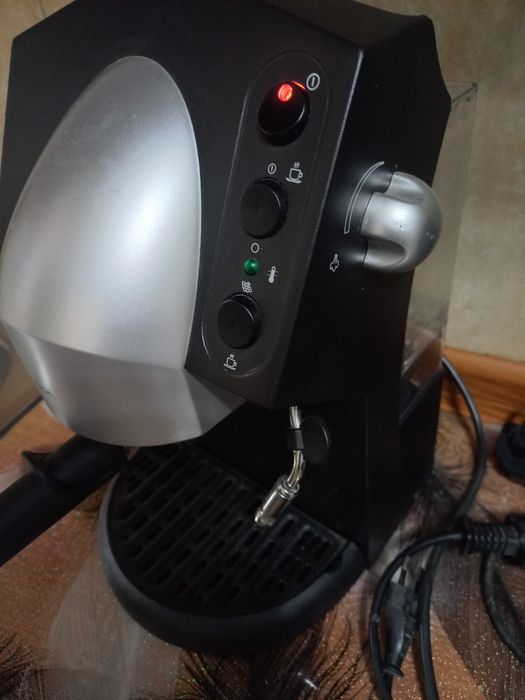 Vând avantajos aparat de cafea