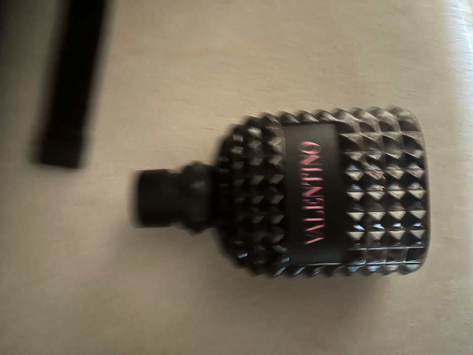 Парфюм Valentino Born in Oumo