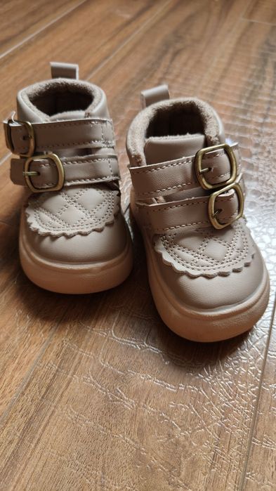 Продам ботиночки на девочку