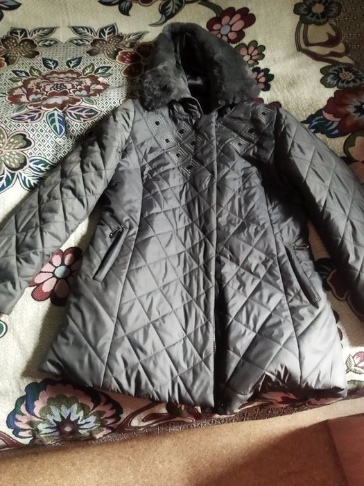 Продаю куртки и платья!!!