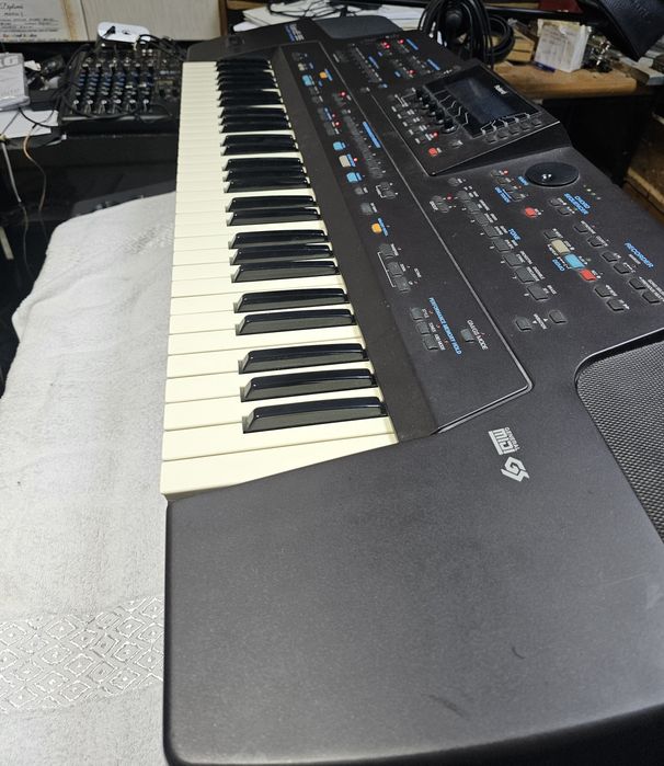 Orga electronica Roland E96