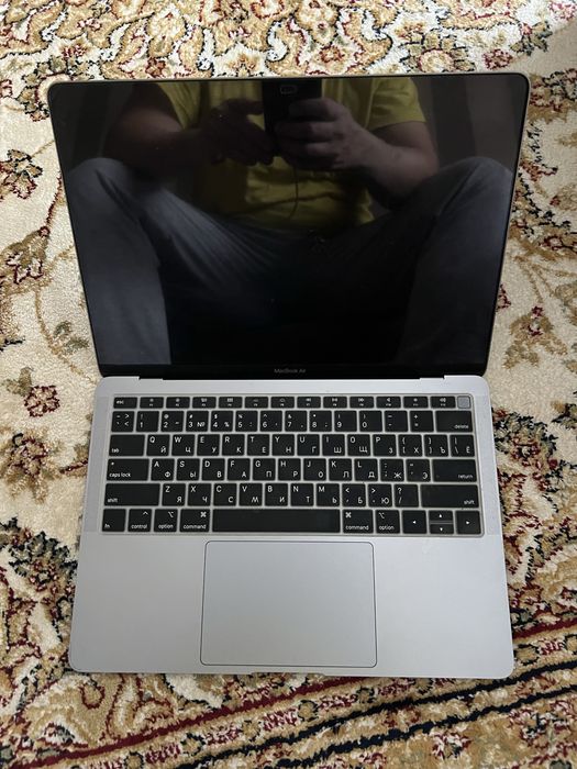MacBook Pro. Хорошее состояние. Имеется чехол. . Торг.