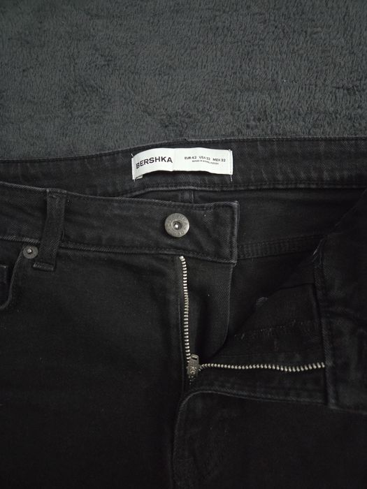 Blugi scurți rupți Zara