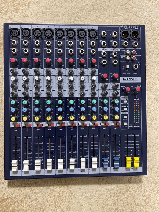 Soundcraft микшер 8 каннали