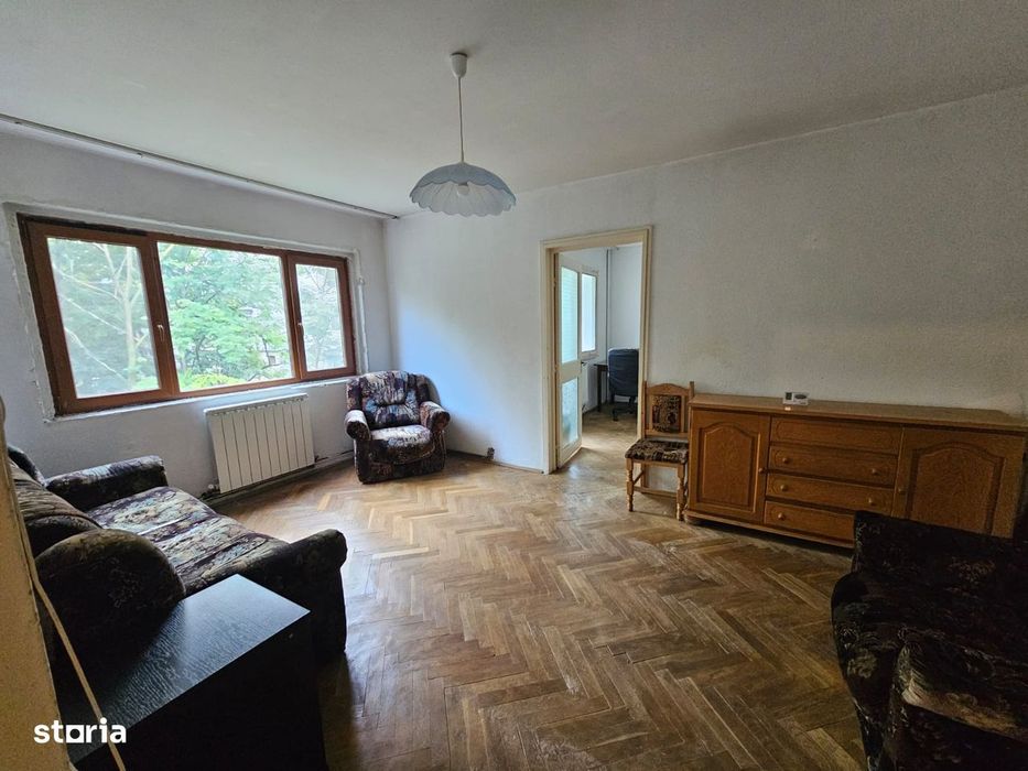 Apartament 2 camere Podu-Ros,et 2/4, fara risc, vis a vis de facultati
