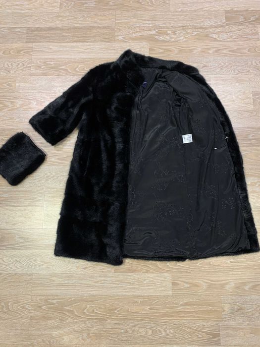 Продам женскую шубу