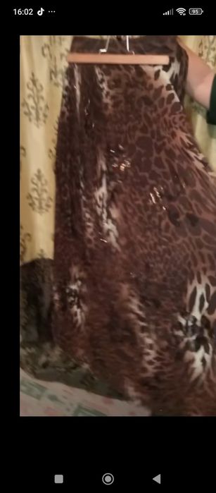 Vând fustă țiganeasca nouă