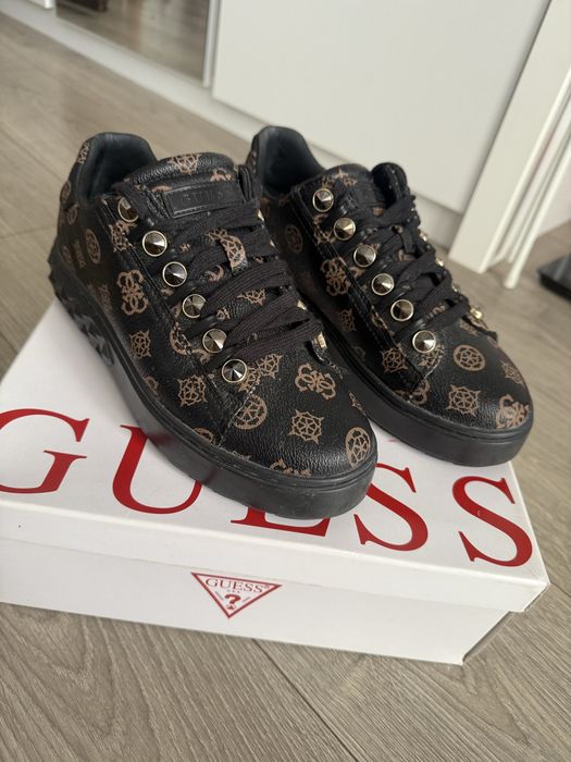 Дамски обувки Guess