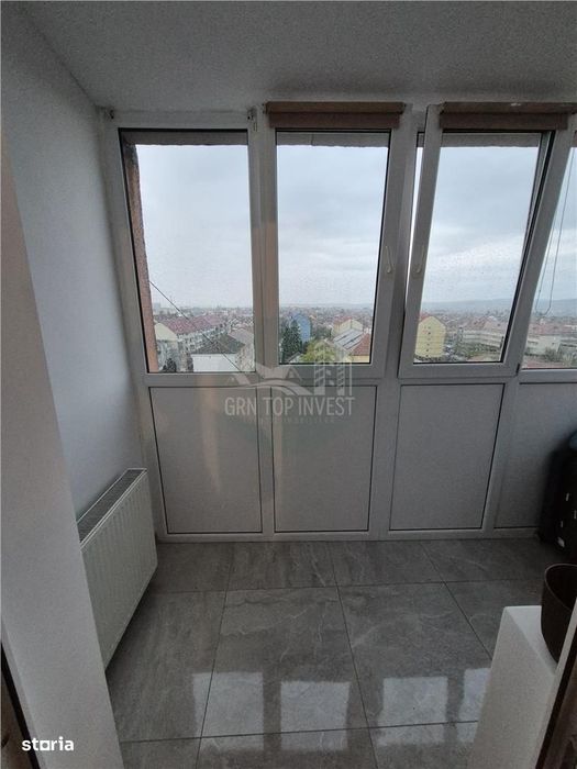 Apartament modern 2 camere cu balcon zona Vasile Aaron