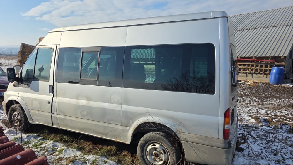 Vand sau dezmembrez ford transit
