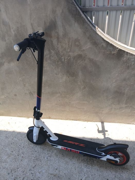 Trotinetă Electrică Aprilia, preț negociabil