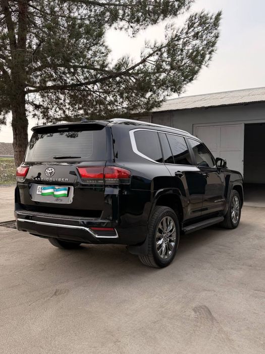 Toyota Land Cruiser 300 3.5L V6 2024 7-местный