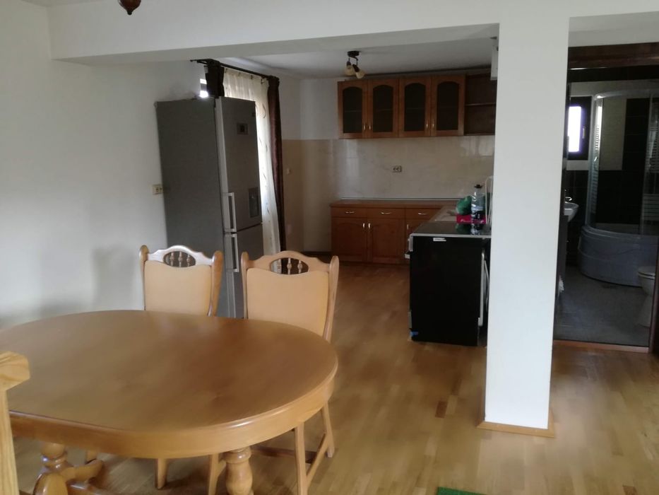 Inchiriez   casa