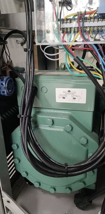 Фризер / аппарат для мороженого (новый)