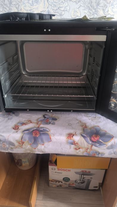 Продам духовку бу