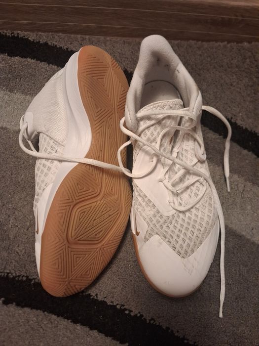 Vand adidași Nike
