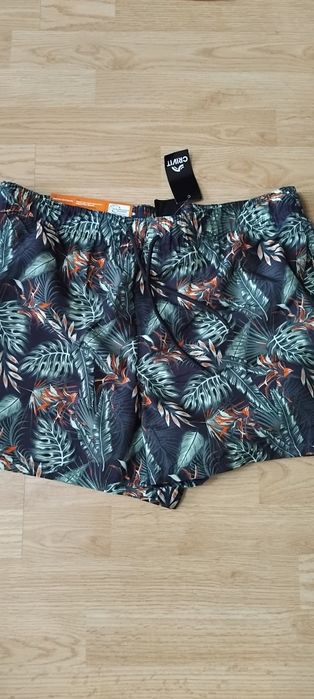 Set 2 sorturi plaja L ,cu etichetă