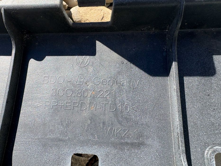 Bara fata Vw Passat B6 dupa 2005 originala cod 3C0807221