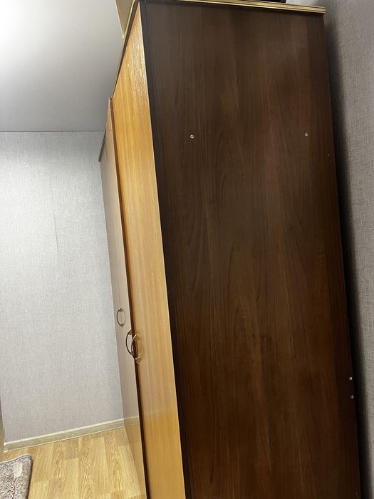 Распашной шкаф, коричневый