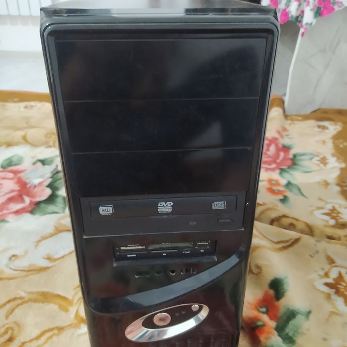 Продам системный блок (рабочий)