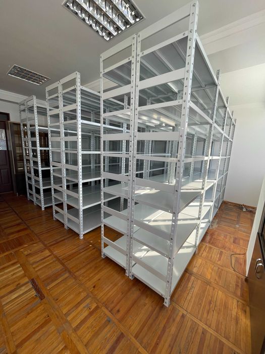 Universal stellajlar