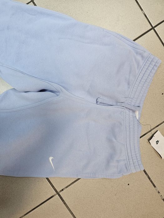 Vind Pantaloni Nike xl noi groși