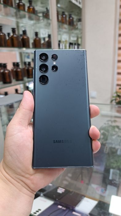 Samsung S22 Ultra xotirasi 12/256GB