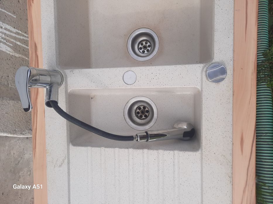 Кухненска мивка с батерия