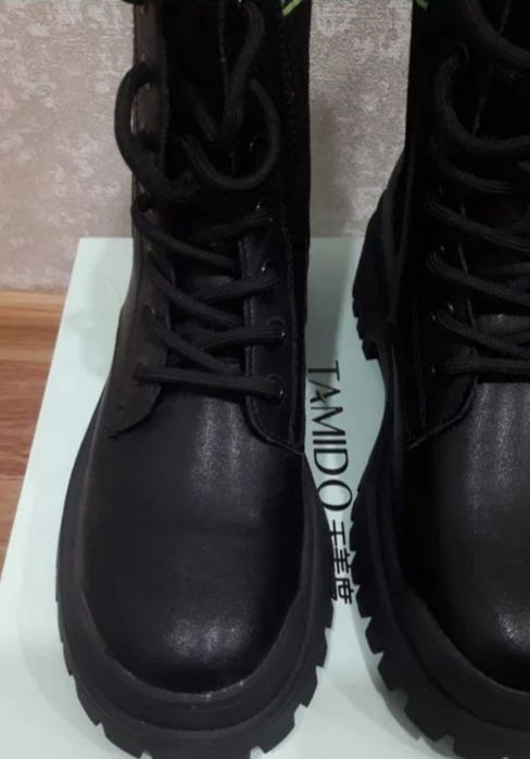 Новые кожаные ботинки на девочку