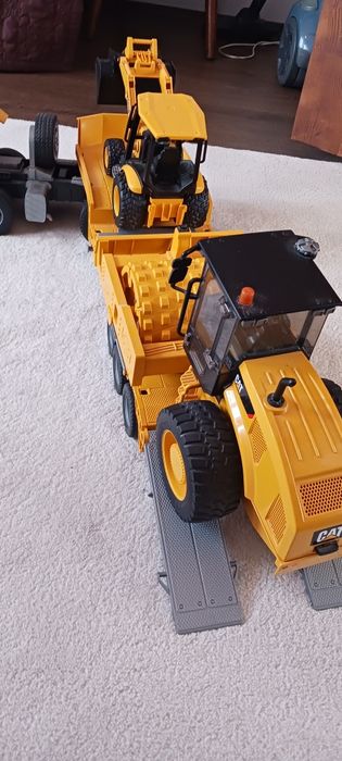 Камион, ремарке, валяк и багер Брудер Bruder