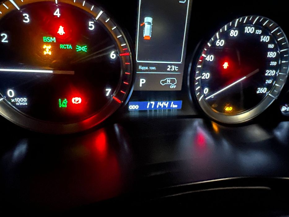 Lexus 570, год выпуска 2017