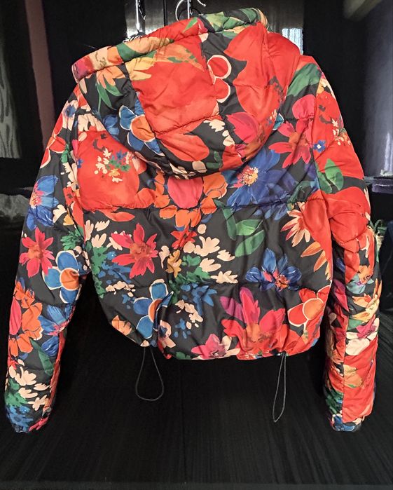 Късо дамско якенце Desigual XS