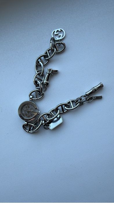 продам часы Gucci женские