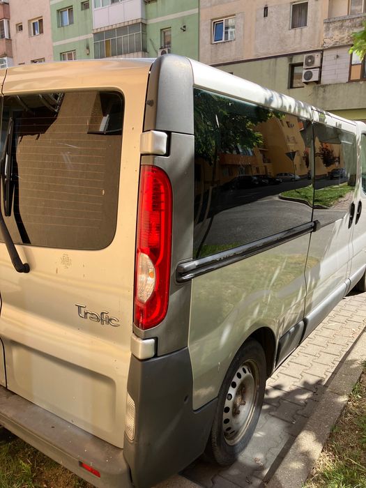Renault Trafic 8+1