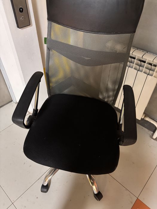 Продам  Конференц кресло