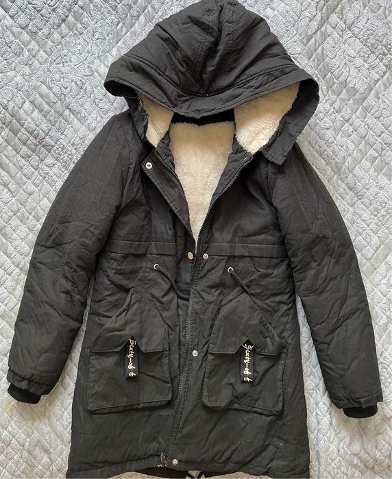 Продам куртку для девочки