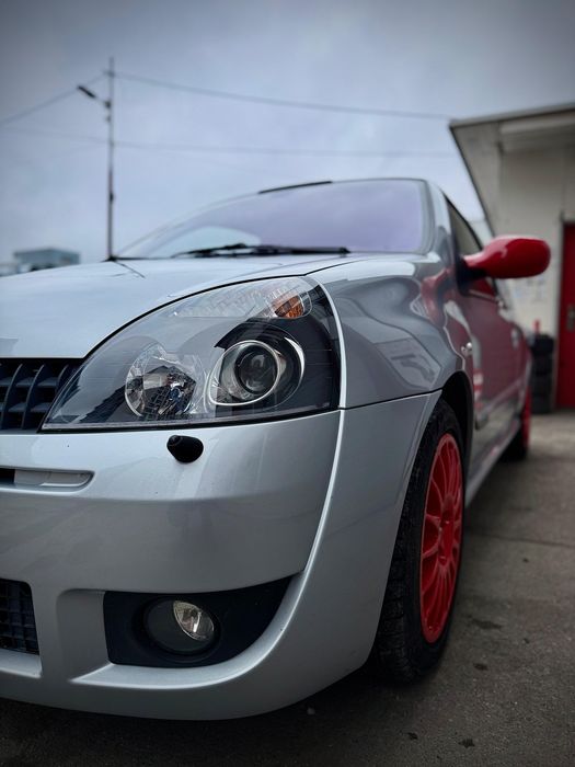 Renault Clio Sport 2.0