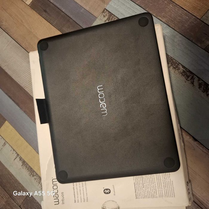 Графичен таблет Wacom Intuos S (с Bluetooth)