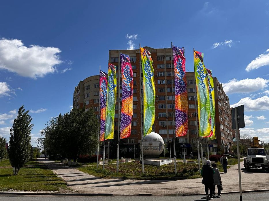 Флаги производства для рекламы.