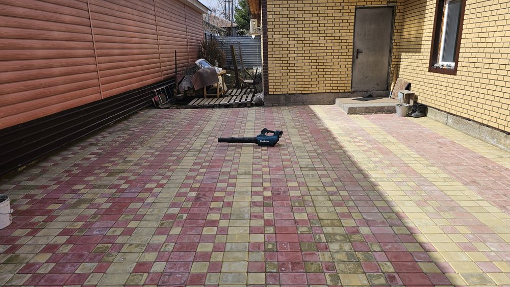 Укладка брусчатки.