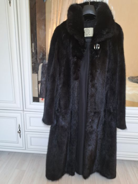 Продам норковую шубу