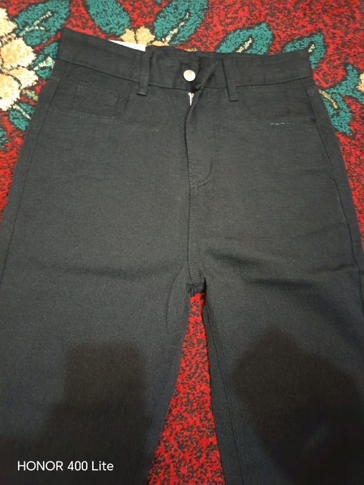 Продается Джинсы черный