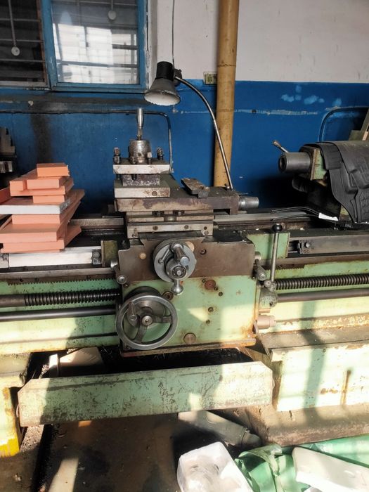 Продам станок токарный