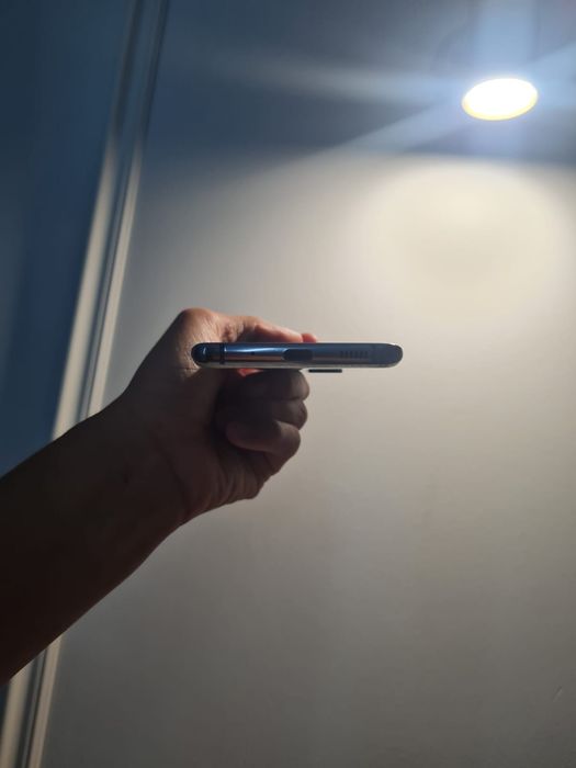 Samsung s20 в идеальном состоянии!