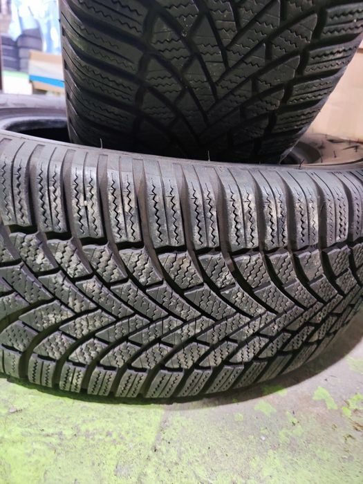 2 бр зимни 225/60/17 Bridgestone 2024г