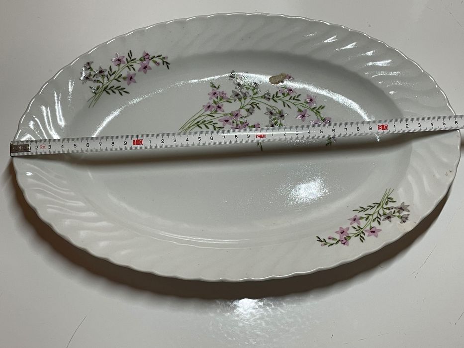 Голямо елипсовидно, порцеланово плато с маркировка