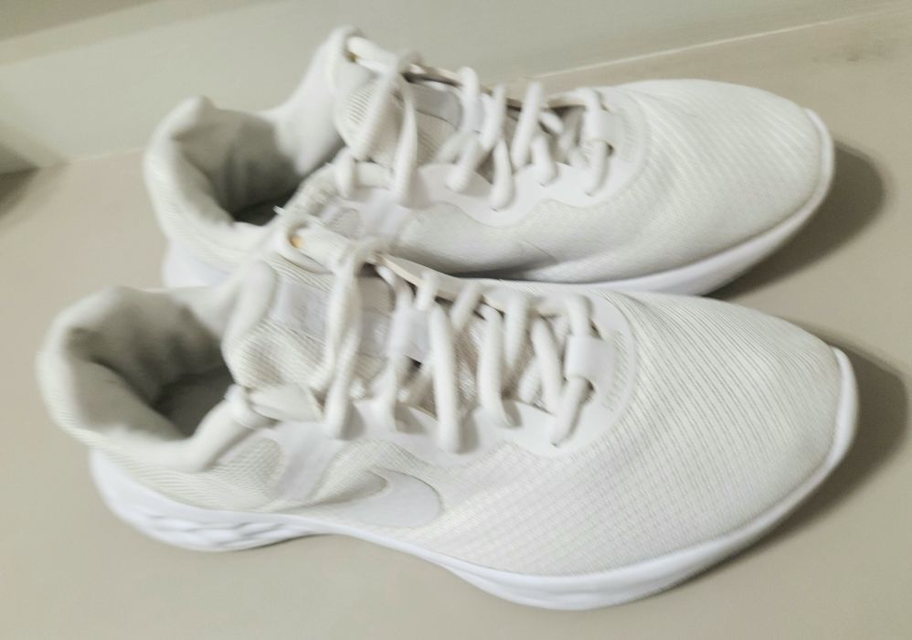 Nike белые кроссовки оригинал 39р
