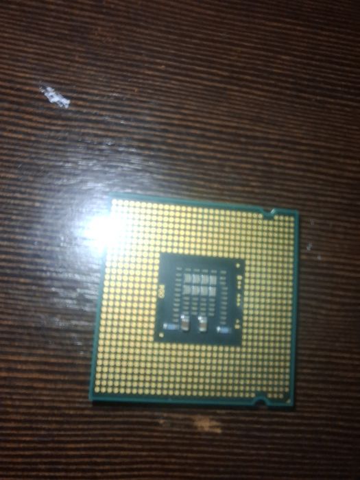 Intel Pentium Dual-Core E5300.