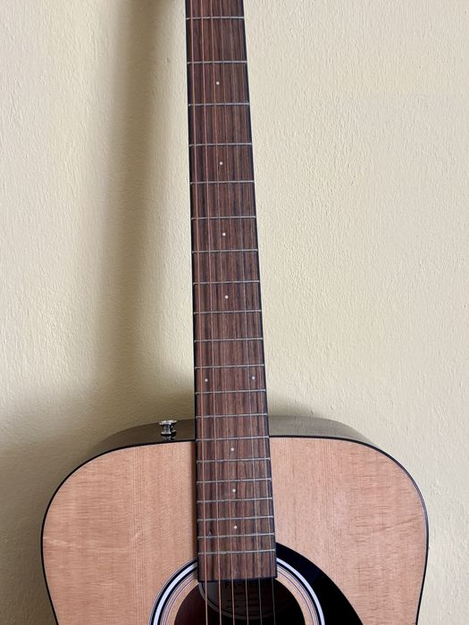 Акустическая гитара